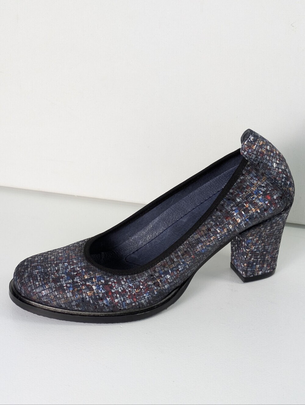 Unity In Diversity Women's Leather Block Heeled Pumps Blue Textured Sz 10 New